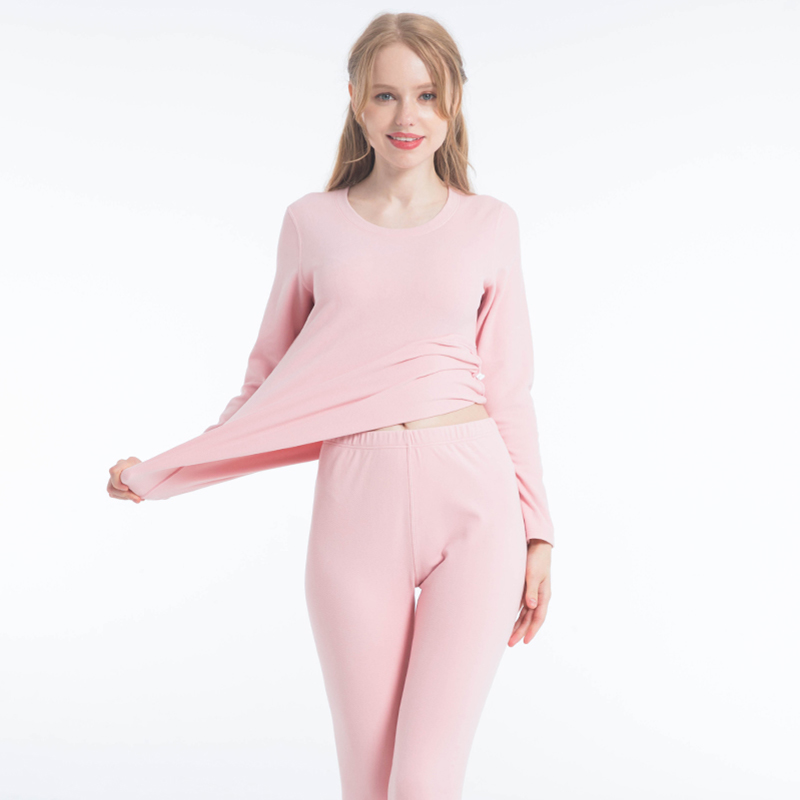 طقم حراري نسائي من الصوف الألماني برقبة دائرية مصقولة